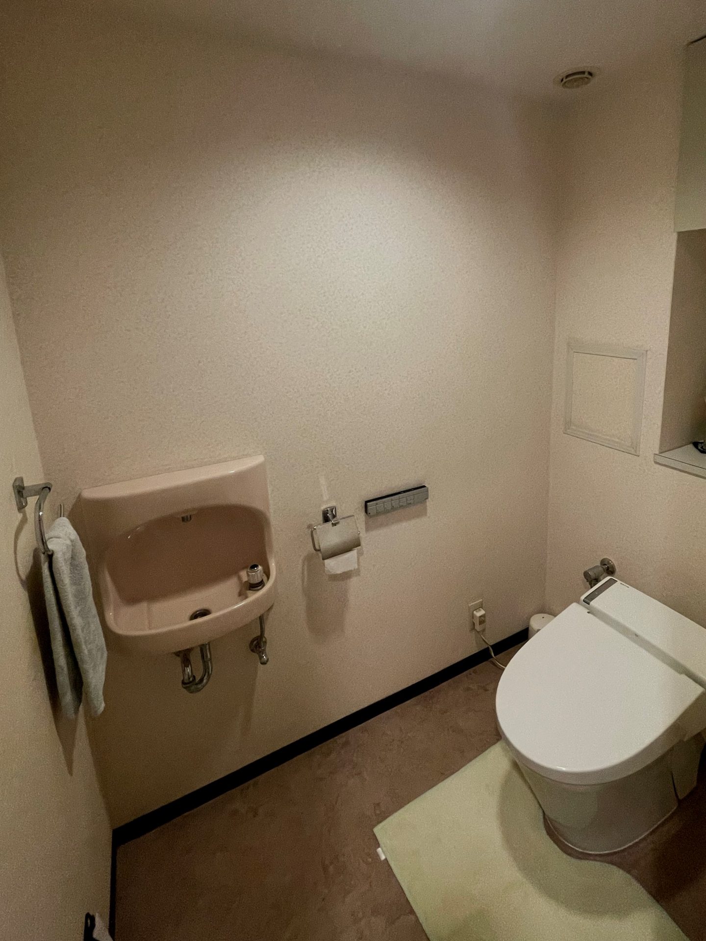 1台５役の手洗器ですっきりトイレ空間｜LIXIL　トイレ手洗器　オールインワン手洗：豊中市