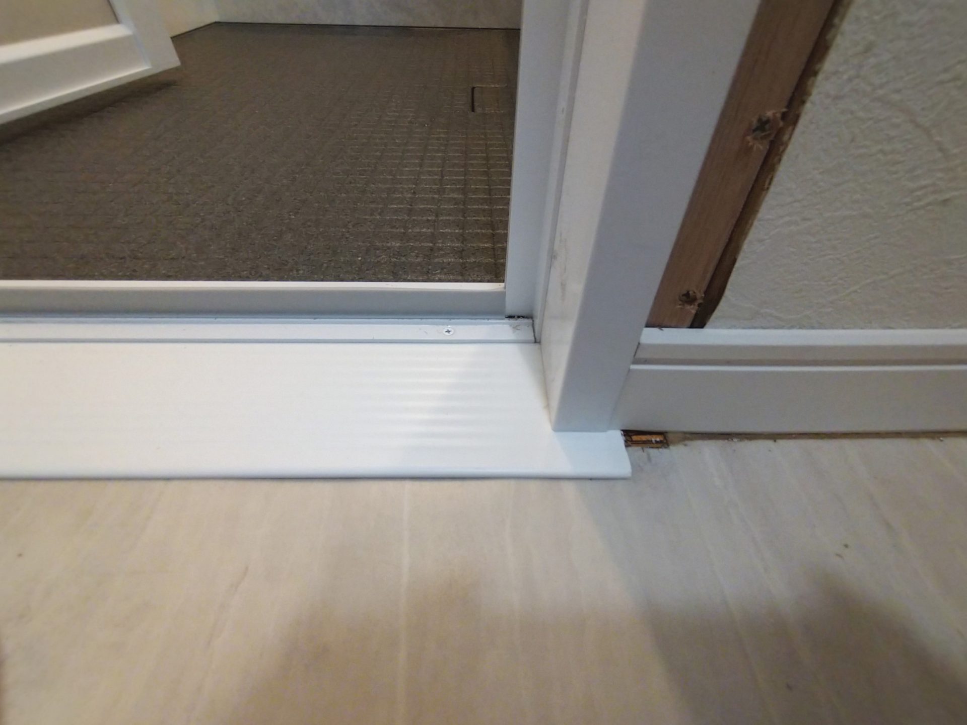 華やかボタニカル×上品グレーの浴室空間｜LIXIL　リデア：枚方市