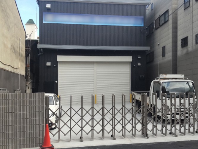 現場の迫力を間近で！軽量鉄骨造の新築倉庫：大阪市
