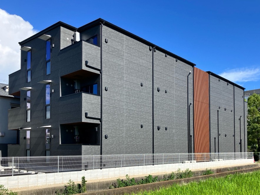 洗練された外観と快適な住空間、新築木造3階建て共同住宅：尼崎市