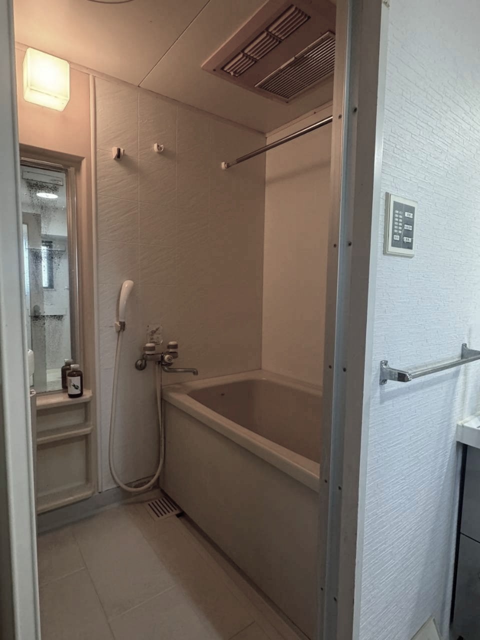 中古マンションを“心地よい質感”でまとめた住まい:尼崎市